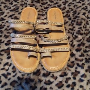 Maurice's sandals size.10